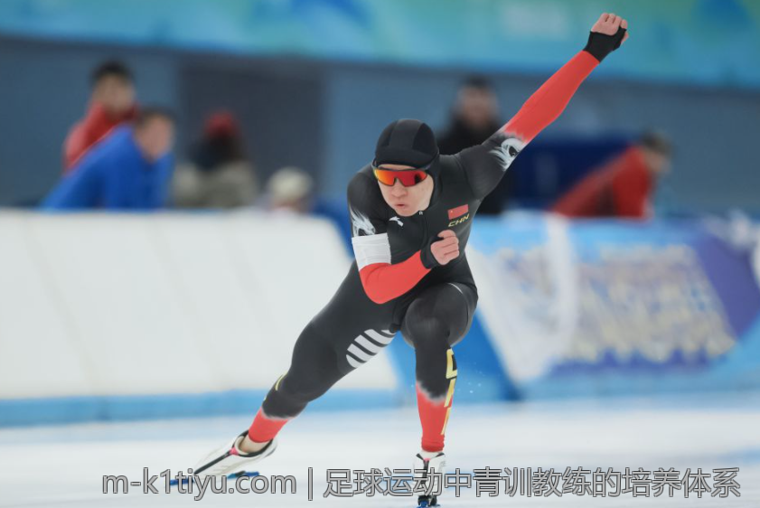 足球运动中青训教练的培养体系